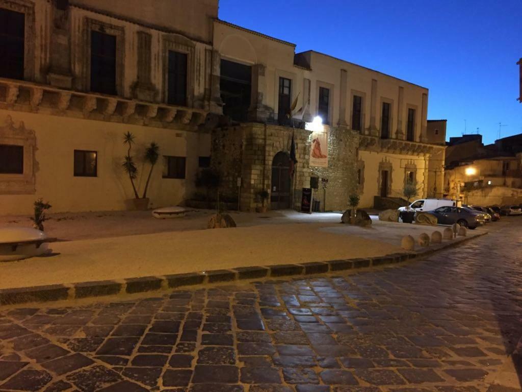 B&B Largo Barile Caltanissetta Exterior foto